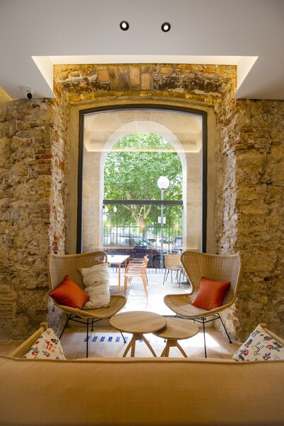 Port Plaza Apartments