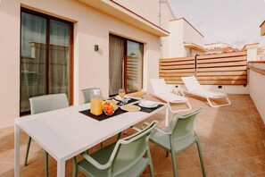 Departamento, 1 habitación, Terraza, vista al mar | Terraza o patio