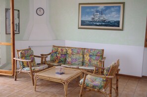 Appartement, 2 chambres | Coin séjour