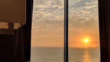 Chambre Deluxe, 1 très grand lit, non-fumeurs, en front de mer (View) | Vue sur l’eau
