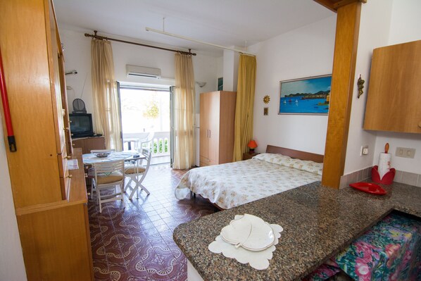Iron/ironing board, cribs/infant beds, rollaway beds, WiFi - Casa Posidonia (Alghero)