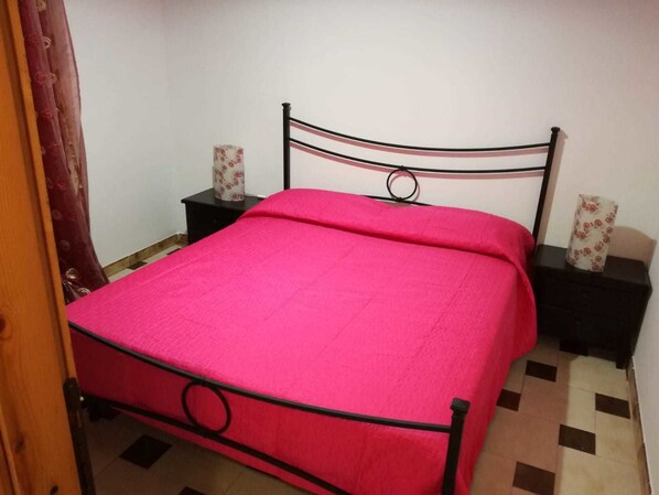 Departamento, 2 habitaciones | Tabla de planchar con plancha, camas extra y wifi 