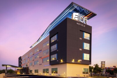 Aloft by Marriott Glendale at Westgate