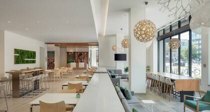 Element Denver Downtown East