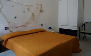 Apartment, 2 Schlafzimmer | Bügeleisen/Bügelbrett, Babybetten, Zustellbetten, WLAN