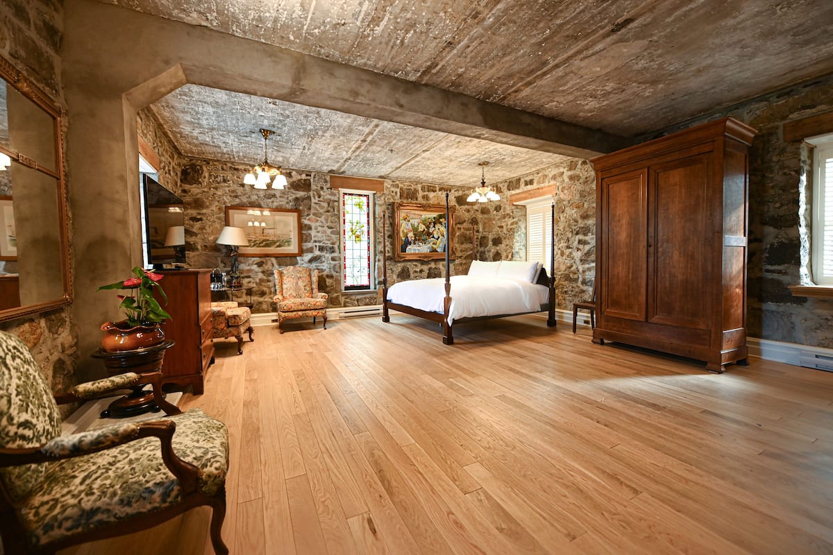 signature studio suite, 1 king bed, annex building | 1 bedroom, premium bedding, down duvets, individually decorated