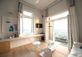 Minibar, caja fuerte, decoración individual y mobiliario individual