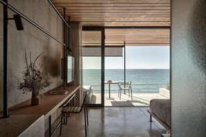 Seaview Terrace Suite | Minibar, in-room safe, individually decorated, individually furnished - Dexamenes Seaside Hotel (Ilida)