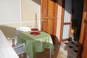 Apartemen, 2 kamar tidur | Balkon