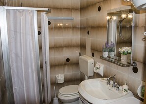Apartment, 2 Schlafzimmer | Badezimmer | Dusche, Haartrockner, Bidet