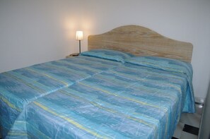 Apartment, 2 Schlafzimmer | Bügeleisen/Bügelbrett, Babybetten, Zustellbetten, WLAN