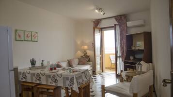 Apartamento, 1 quarto | Opções para refeição no quarto