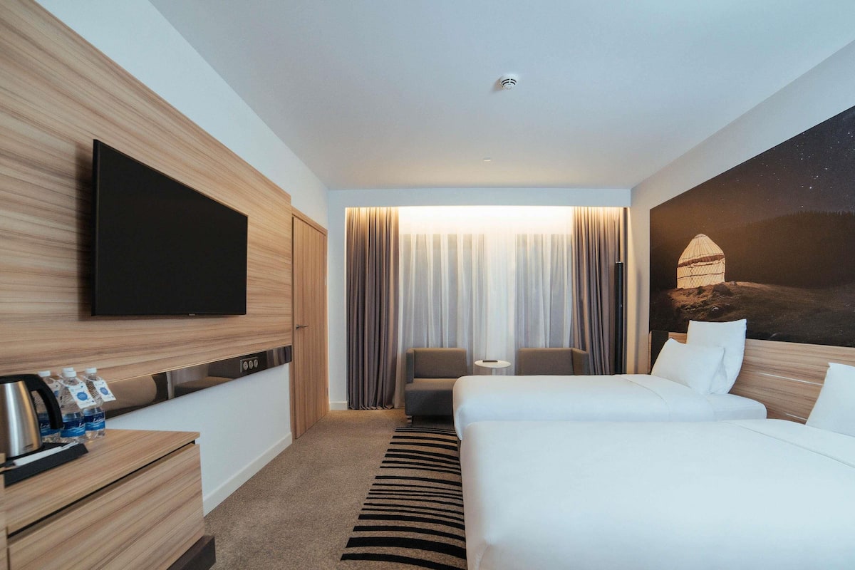 Chambre supérieure avec lits jumeaux, 2 lits jumeaux | Minibar, bureau, espace de travail pour ordinateurs portables