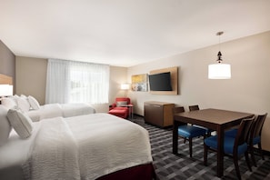 Pillowtop beds, desk, laptop workspace, iron/ironing board - TownePlace Suites by Marriott Cedar Rapids Marion (Marion)