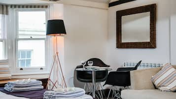 Appartamento, 1 letto matrimoniale | Pasti in camera