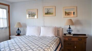 Apartment, 1 Queen Bed, Oceanfront | 1 bedroom, free WiFi