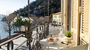 Appartement, 1 slaapkamer, uitzicht op meer | Terras