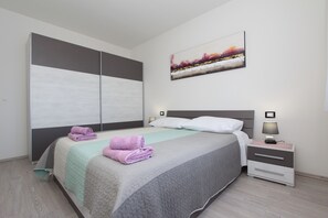 Apartment, 3 Bedrooms | 3 bedrooms, iron/ironing board, free WiFi, bed sheets - Apartment Mondelaco (Rovinj)