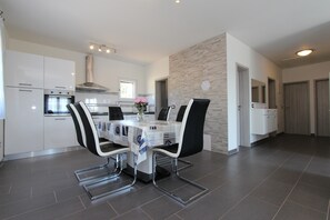 Apartment, 3 Bedrooms | Private kitchen | Full-size fridge, microwave, oven, stovetop - Apartment Mondelaco (Rovinj)