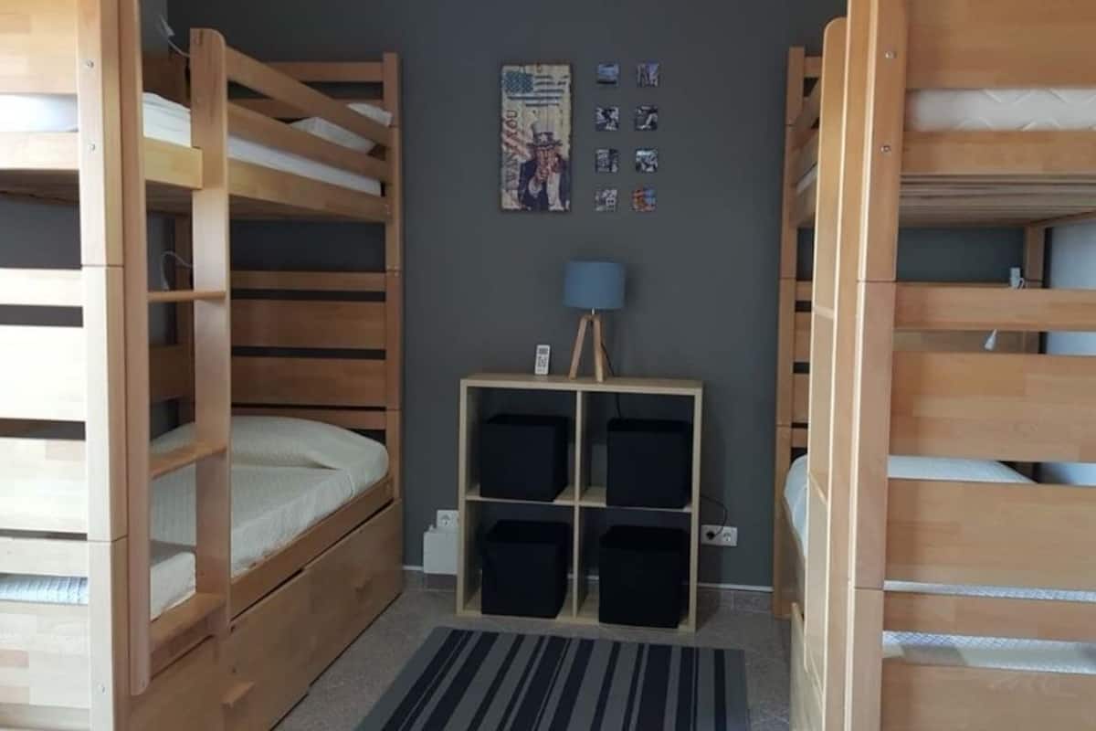 Bed in a Shared Mixed Dormitory Deluxe (6)