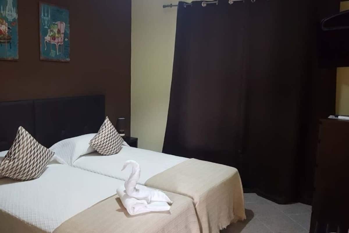 Family Suite | Free WiFi, bed sheets