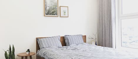 2 bedrooms, in-room safe, Internet