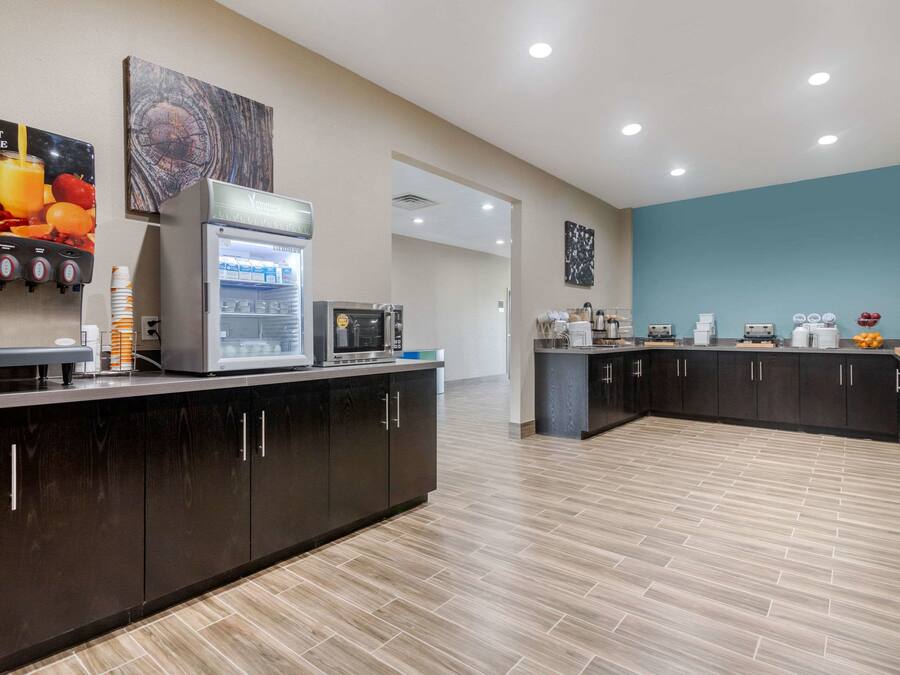 Tägliches inbegriffenes kontinentales Frühstück