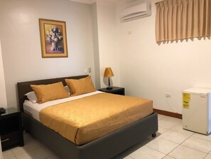 Superior Double Room, 1 Queen Bed | Iron/ironing board, free WiFi, bed sheets, wheelchair access - Hotel Plaza Central (Huaquillas)