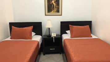 Iron/ironing board, free WiFi, bed sheets, wheelchair access