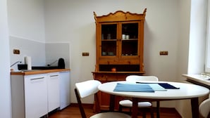 Comfort Apartment, 1 Queen Bed with Sofa bed, Valley View | Private kitchenette | Cookware/dishes/utensils - Sienkiewicza10 (Lomza)