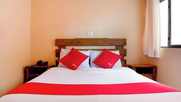 Standard Double Room, 1 Double Bed | Desk, soundproofing, iron/ironing board, free WiFi