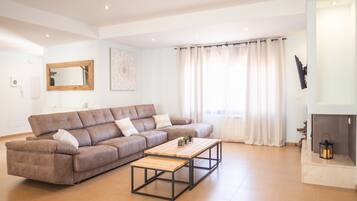 Smart-tv en een open haard