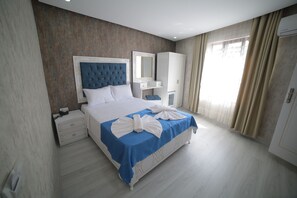 Standard Double or Twin Room | 1 bedroom, desk, soundproofing, free WiFi - Hotel Aksaray (Istanbul)
