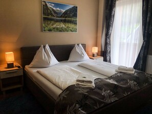 Select Comfort beds, in-room safe, blackout drapes, soundproofing - Hotel Mallnitz Appartements (Mallnitz)