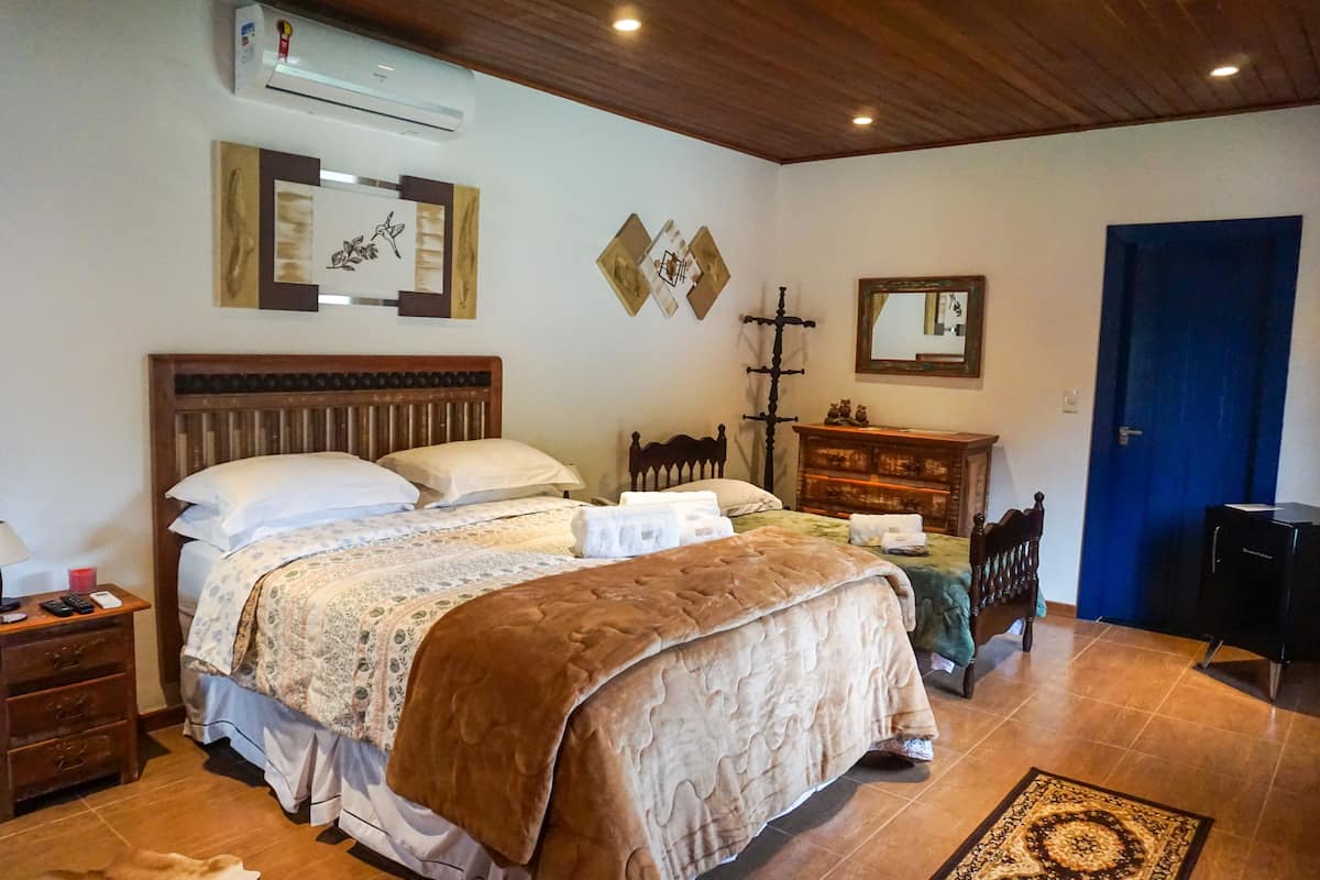 2 bedrooms, premium bedding, down duvets, Select Comfort beds