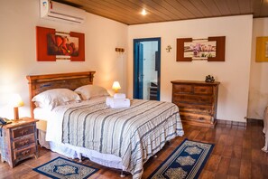 奢華四人房 | 高級寢具、羽絨被、Select Comfort 床墊、迷你吧