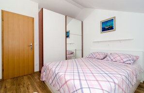 华丽公寓, 1 张特大床, 海景 | 遮光窗帘、熨斗/熨衣板、折叠床/加床（额外收费）、免费 WiFi