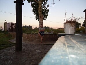 حمّام سباحة خارجي