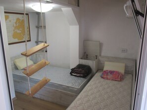 1 camera, una scrivania, ferro/asse da stiro, Wi-Fi