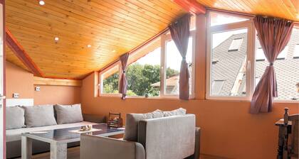 Convenient, Central Seaside Location by the Sea Garden& the beach in Burgas!