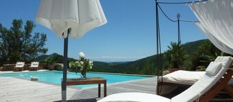 ポルトヴェッキオ近くの魅力的な村の最近の高級ヴィラ