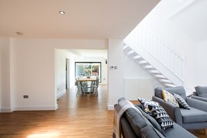 Interior - Luxury New Forest 5 Bed Sleeps 12 (Lymington)