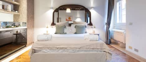 Design Studio, City View | Premium bedding, minibar, soundproofing, iron/ironing board