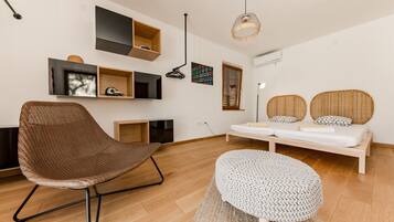 2 habitaciones, escritorio, tabla de planchar con plancha y wifi gratis