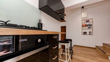 Horno, placa de cocina, lavavajillas, cafetera/tetera