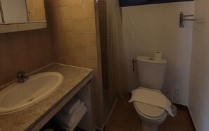 Douche, serviettes fournies