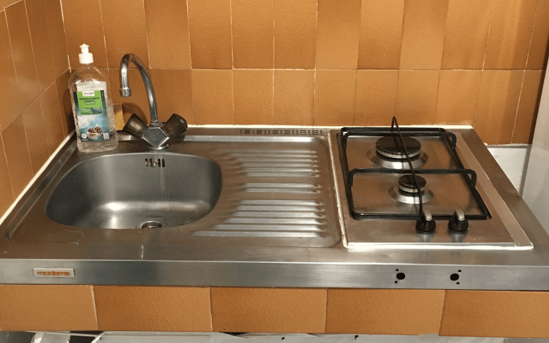 Fridge, oven, coffee/tea maker, toaster