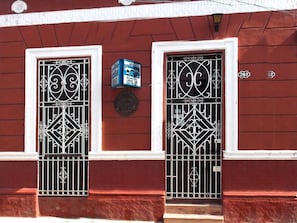 Fachada de la propiedad