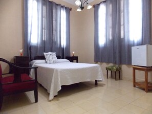 Double Room | Minibar, iron/ironing board, bed sheets