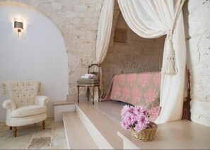 Dúplex de lujo, hidromasaje | Minibar, caja de seguridad en la habitación y insonorización 